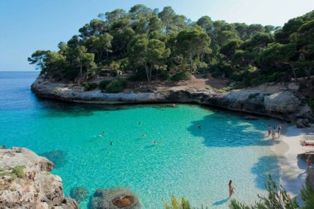 Vuelos Barcelona Menorca | easyDest.com