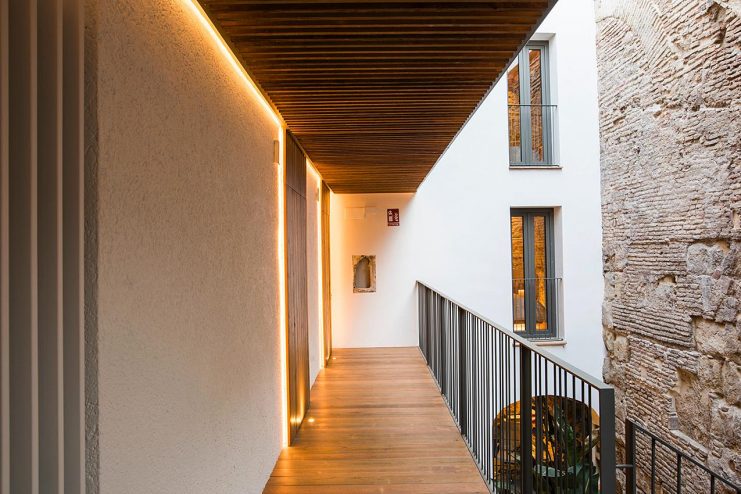 HomeSuiteHome | Córdoba - Templo Romano