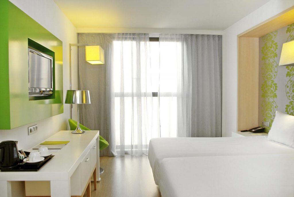 DoubleTree by Hilton Hotel Girona - Doble árbol