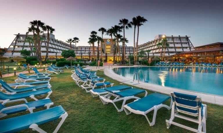 Vacaciones en Islantilla: 6 noches en Hotel 4* por tan solo 50€ la noche por persona. Niño gratis. Desayuno incluido. ilunion-islantilla_2