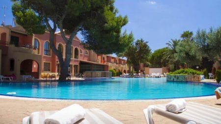 Vacaciones en Menorca: disfruta de una semana en Menorca con vuelo + hotel incluidos desde tan solo 237€ por persona. Aparthotel Club Andria