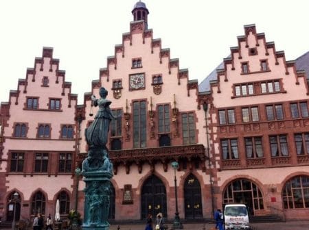 ¿Qué ver en Frankfurt en 1 día? Historia y magia en la plaza de Römerberg que-ver-en-frankfurt-en-1-dia