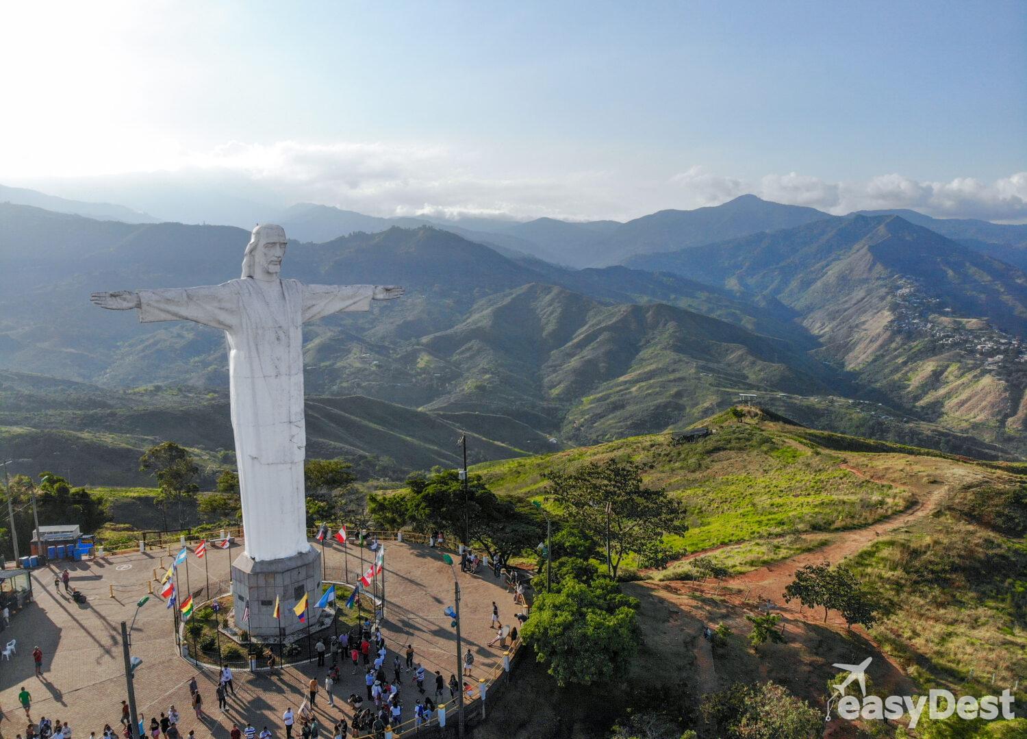 Monumento de Cristo Rey Cali Bogotá